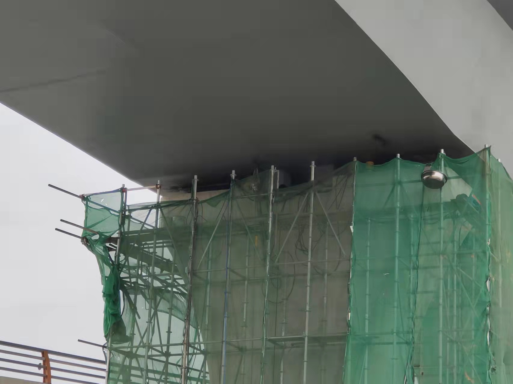 钢箱梁顶推桥梁支座更换服务