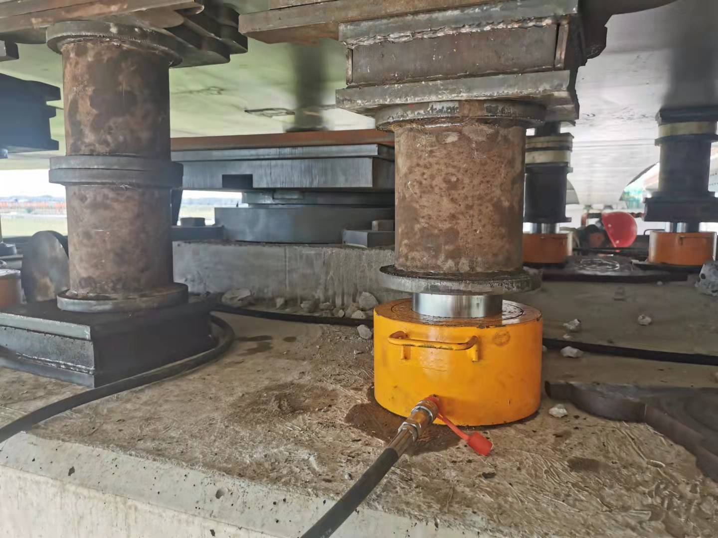 桥梁支座更换施工